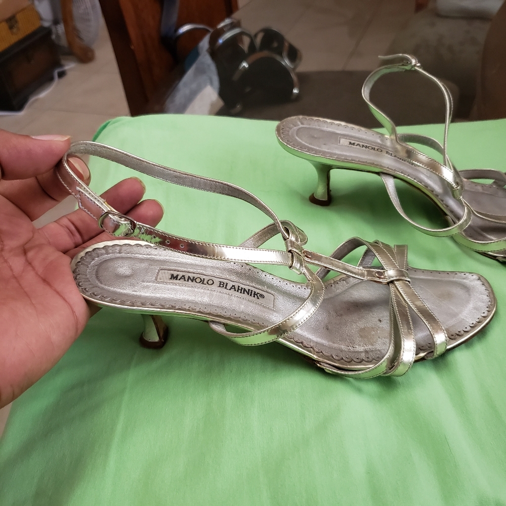 Manolo Blahnik sandals .silver an white Each 125 - Picture 4 of 16